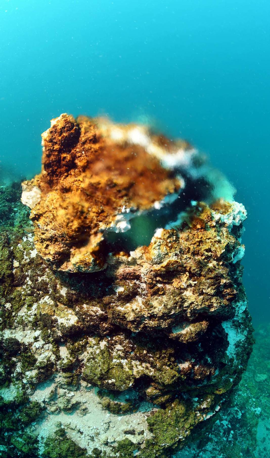 Gölde kale burcu ve duvar kalıntıları bulundu! Su altı turizmine katkı sağlayacak 3